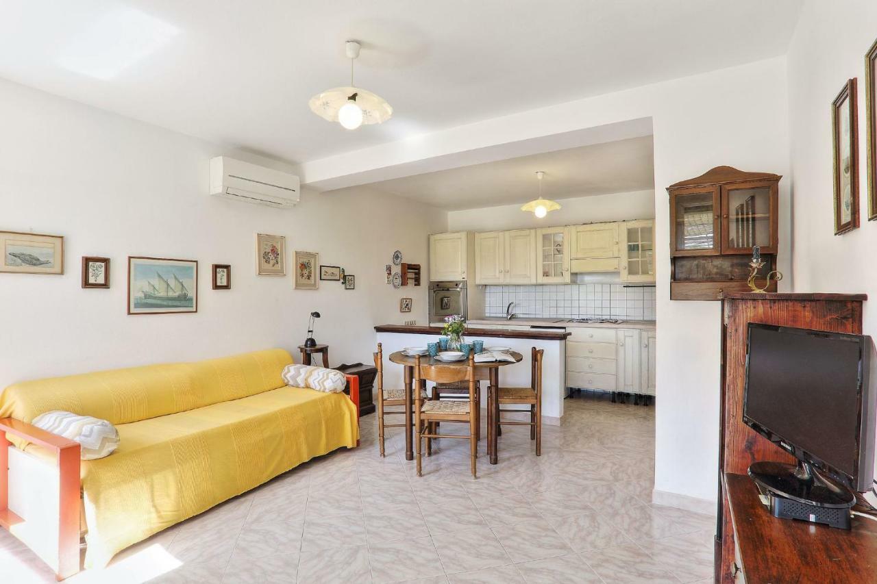 Il Giardino Nel Sole Bilo Apartment Capoliveri  Bagian luar foto
